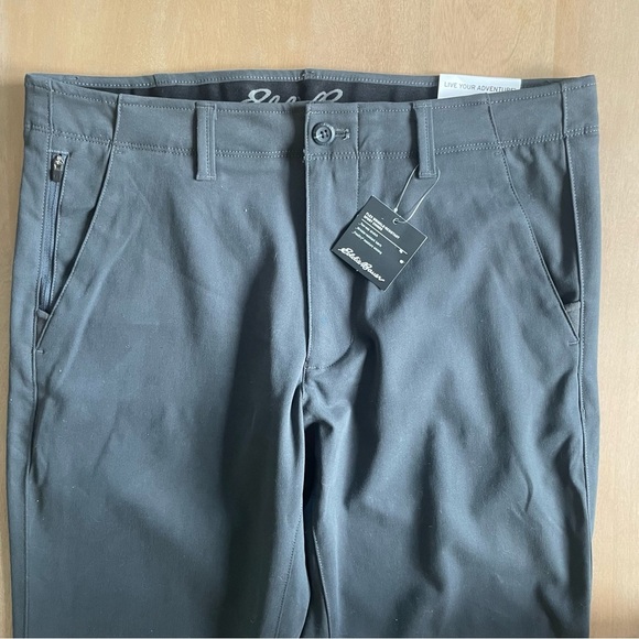 Eddie Bauer Men's Flex Wrinkle-Resistant Sport Chinos - Classic 35x32 - Picture 5 of 13